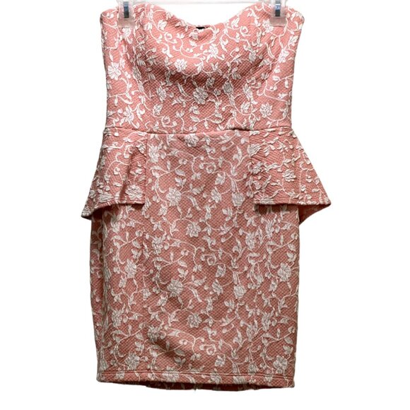 Windsor Dresses & Skirts - Women's Peach | Cream Strapless Dress